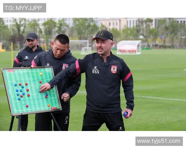 成都网球队区域防守战术解析与实战应用探讨